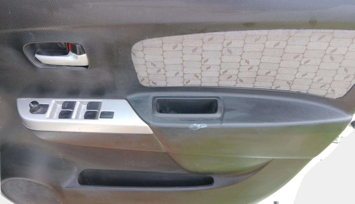 2014 Maruti Wagon R 1.0 VXI, Petrol, Manual, 36,829 km, Driver Side Door Panels Control