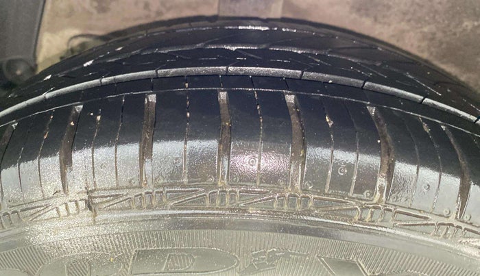 2015 Hyundai Xcent S 1.2, Petrol, Manual, 50,646 km, Right Rear Tyre Tread