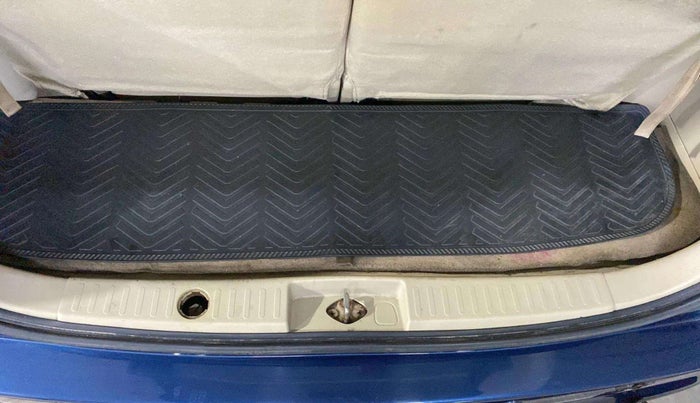 2016 Maruti Ertiga ZXI+, Petrol, Manual, 1,05,670 km, Boot Inside