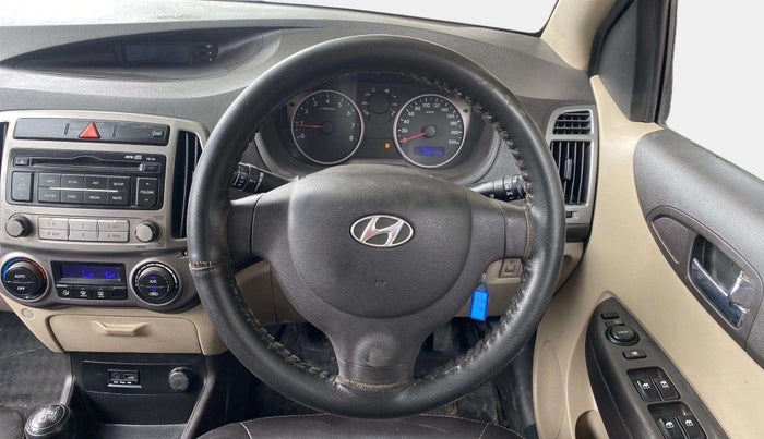 2014 Hyundai i20 MAGNA 1.2, Petrol, Manual, 89,432 km, Steering Wheel Close Up