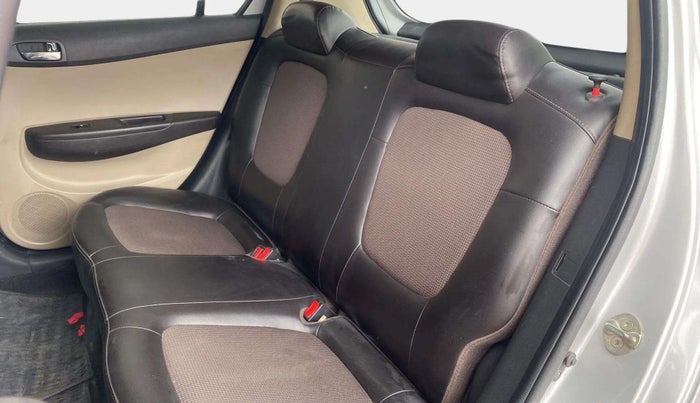 2014 Hyundai i20 MAGNA 1.2, Petrol, Manual, 89,432 km, Right Side Rear Door Cabin