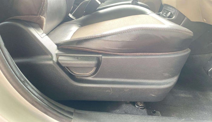 2014 Hyundai i20 MAGNA 1.2, Petrol, Manual, 89,432 km, Driver Side Adjustment Panel