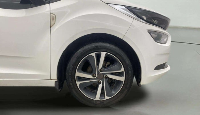2021 Tata ALTROZ XZ DIESEL, Diesel, Manual, 51,712 km, Right Front Wheel