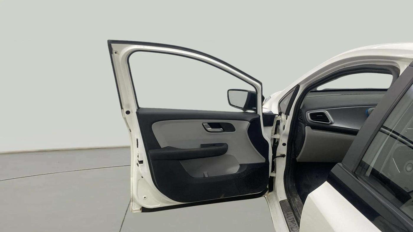 2021 Tata ALTROZ XZ DIESEL, Diesel, Manual, 52,032 km, LHS Front Door