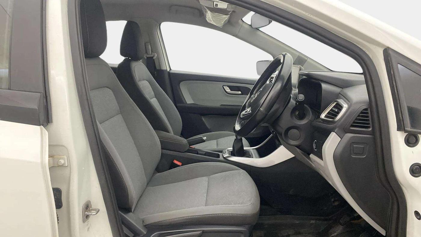 2021 Tata ALTROZ XZ DIESEL, Diesel, Manual, 52,032 km, Right Side Front Door Cabin