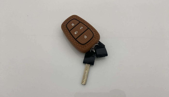 2021 Tata ALTROZ XZ DIESEL, Diesel, Manual, 51,712 km, Key Close Up