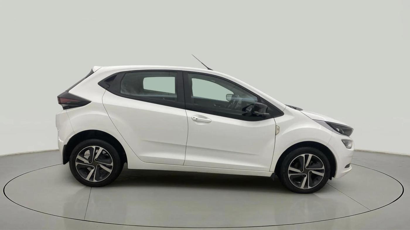 2021 Tata ALTROZ XZ DIESEL, Diesel, Manual, 52,032 km, Right Side View