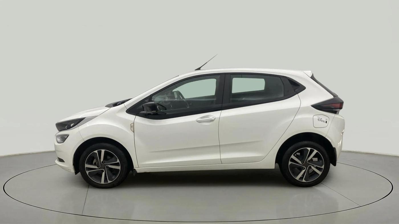 2021 Tata ALTROZ XZ DIESEL, Diesel, Manual, 52,032 km, Left Side