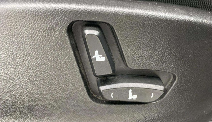 2019 MG HECTOR SHARP 1.5 DCT PETROL, Petrol, Automatic, 38,794 km, Driver Side Adjustment Panel