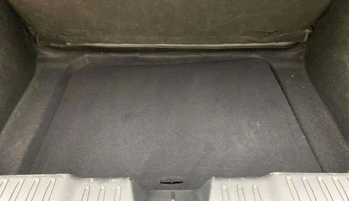 2021 Tata ALTROZ XZ PETROL, Petrol, Manual, 16,154 km, Boot Inside