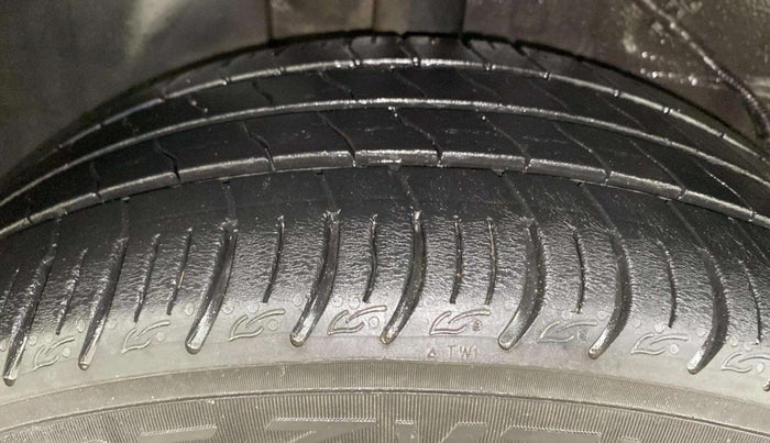 2021 Tata ALTROZ XZ PETROL, Petrol, Manual, 16,154 km, Right Rear Tyre Tread