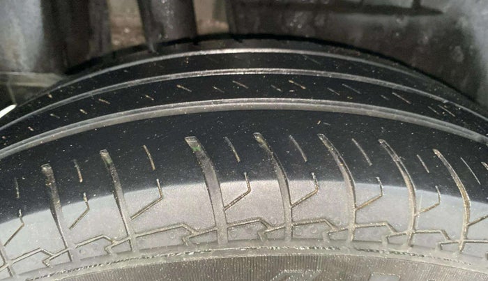 2023 Maruti Dzire VXI CNG, CNG, Manual, 41,528 km, Right Rear Tyre Tread