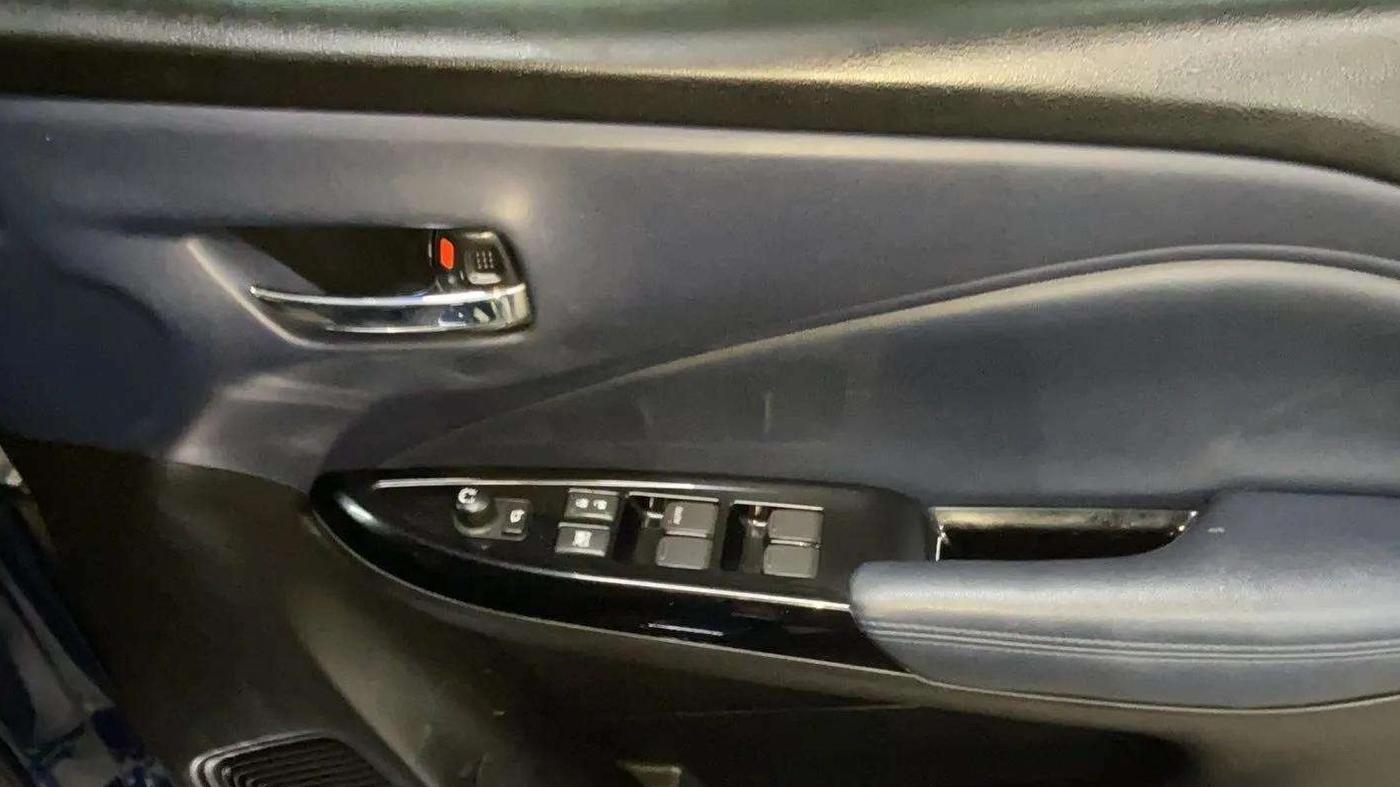 2023 Maruti Baleno ALPHA 1.2 AGS, Petrol, Automatic, 18,373 km, Driver Side Door Panels Control