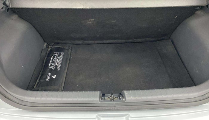 2019 Hyundai GRAND I10 NIOS MAGNA AMT 1.2 KAPPA VTVT, Petrol, Automatic, 34,017 km, Boot Inside
