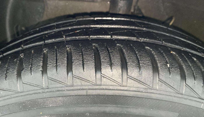 2019 Hyundai GRAND I10 NIOS MAGNA AMT 1.2 KAPPA VTVT, Petrol, Automatic, 34,017 km, Left Front Tyre Tread