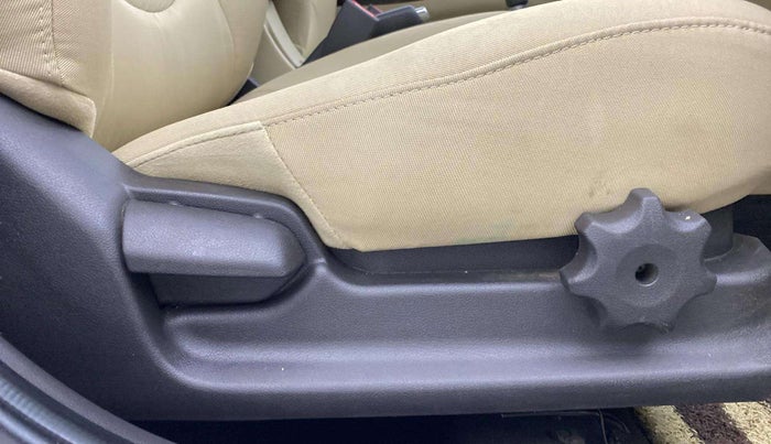 2016 Hyundai Verna 1.6 VTVT SX, Petrol, Manual, 55,733 km, Driver Side Adjustment Panel