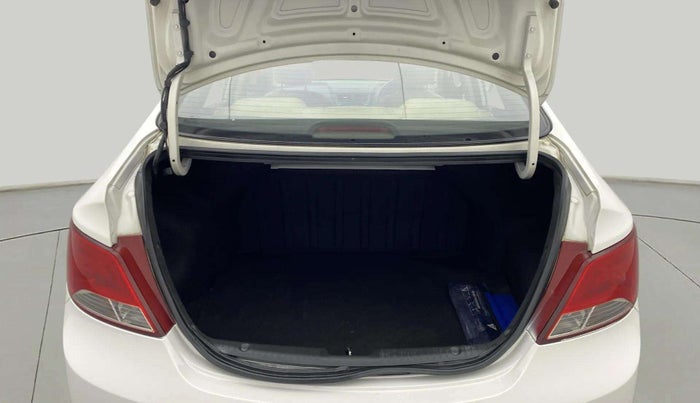 2016 Hyundai Verna 1.6 VTVT SX, Petrol, Manual, 55,733 km, Boot Inside