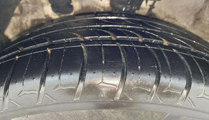 2016 Hyundai Verna 1.6 VTVT SX, Petrol, Manual, 55,733 km, Left Front Tyre Tread