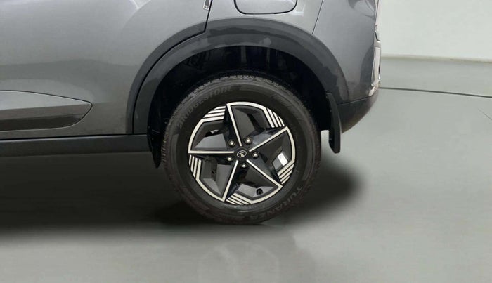2024 Tata NEXON CREATIVE + SUNROOF AMT 1.5 DIESEL, Diesel, Automatic, 8,346 km, Left Rear Wheel