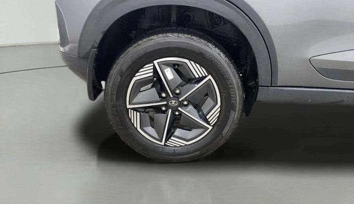 2024 Tata NEXON CREATIVE + SUNROOF AMT 1.5 DIESEL, Diesel, Automatic, 8,346 km, Right Rear Wheel