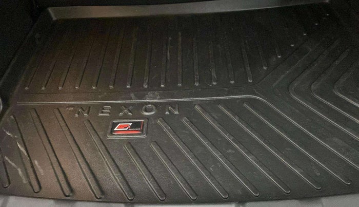 2024 Tata NEXON CREATIVE + SUNROOF AMT 1.5 DIESEL, Diesel, Automatic, 8,346 km, Boot Inside