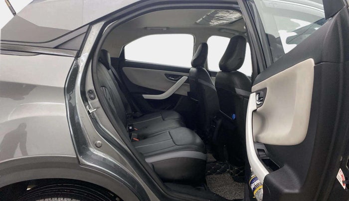 2024 Tata NEXON CREATIVE + SUNROOF AMT 1.5 DIESEL, Diesel, Automatic, 8,346 km, Right Side Rear Door Cabin