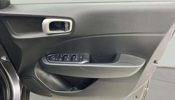 2020 Hyundai VENUE S+ 1.2, Petrol, Manual, 28,886 km, Driver Side Door Panels Control
