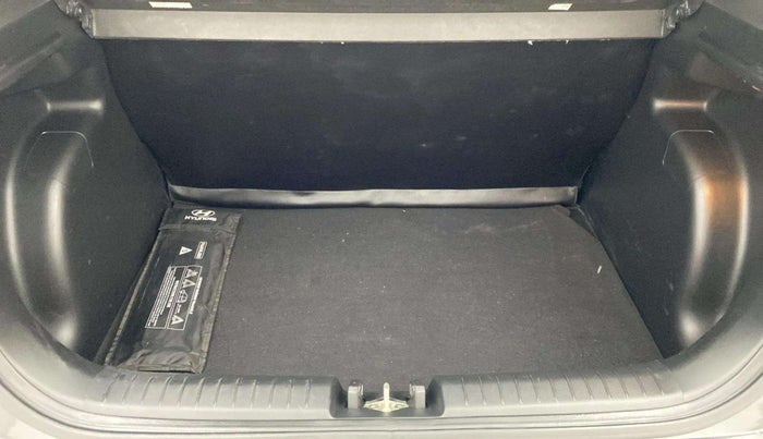 2020 Hyundai VENUE S+ 1.2, Petrol, Manual, 28,886 km, Boot Inside