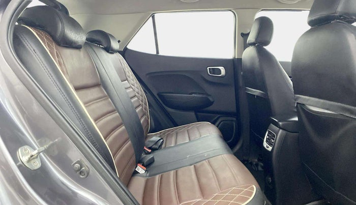 2020 Hyundai VENUE S+ 1.2, Petrol, Manual, 28,886 km, Right Side Rear Door Cabin