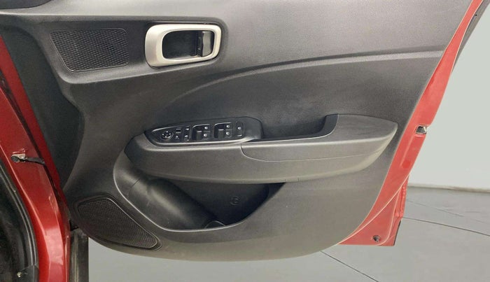 2020 Hyundai VENUE SX PLUS 1.0 TURBO DCT, Petrol, Automatic, 19,549 km, Driver Side Door Panels Control