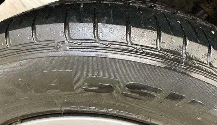 2017 Hyundai Creta E PLUS 1.6 PETROL, Petrol, Manual, 75,798 km, Left Front Tyre Tread