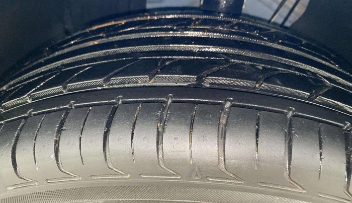 2022 Skoda SLAVIA STYLE 1.0L TSI AT, Petrol, Automatic, 59,497 km, Left Front Tyre Tread
