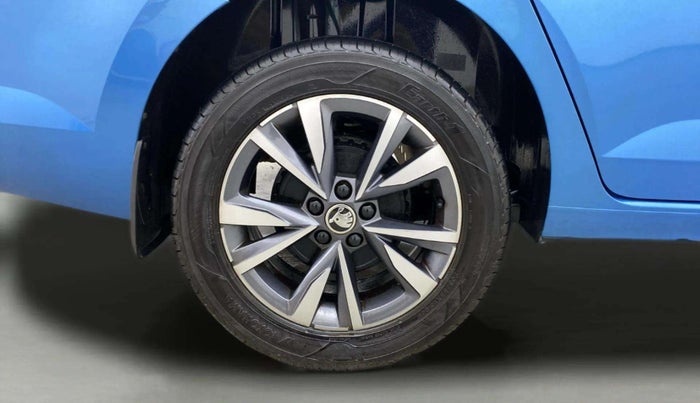 2022 Skoda SLAVIA STYLE 1.0L TSI AT, Petrol, Automatic, 59,497 km, Right Rear Wheel
