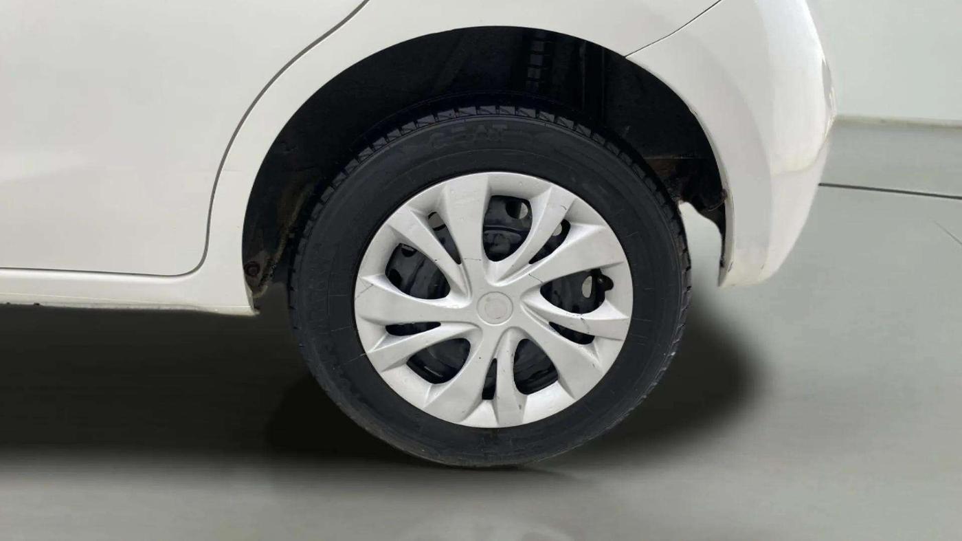 2013 Renault Pulse RXL DIESEL, Diesel, Manual, 1,14,042 km, Left Rear Wheel