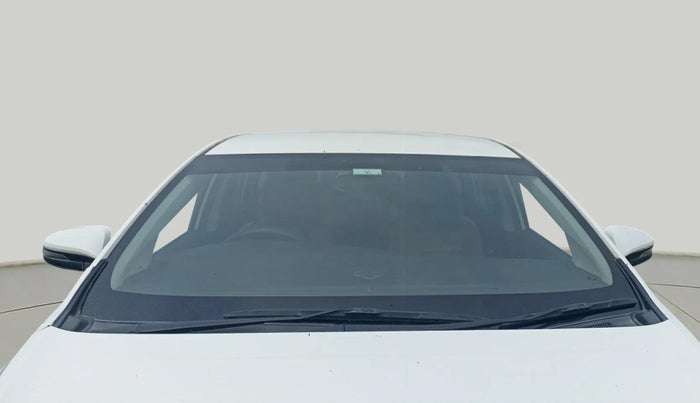 2019 Toyota Innova Crysta 2.4 GX 8 STR, Diesel, Manual, 1,42,982 km, Front Windshield