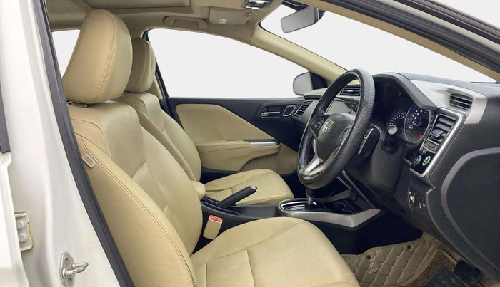 2018 Honda City 1.5L I-VTEC ZX CVT, CNG, Automatic, 1,10,088 km, Right Side Front Door Cabin