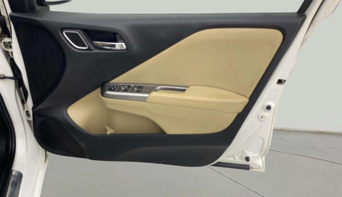 2018 Honda City 1.5L I-VTEC ZX CVT, CNG, Automatic, 1,10,088 km, Driver Side Door Panels Control