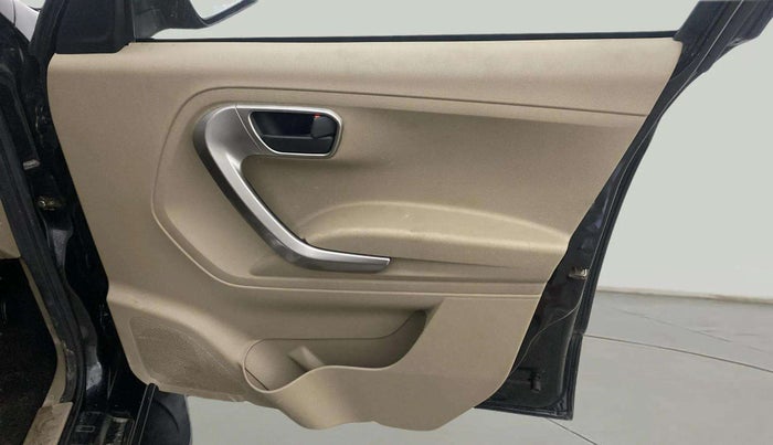 2023 Mahindra BOLERO NEO N10 R, Diesel, Manual, 22,738 km, Driver Side Door Panels Control