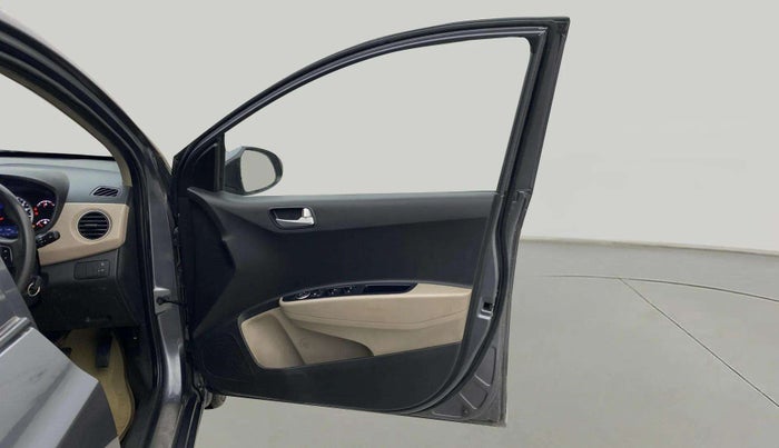 2017 Hyundai Grand i10 SPORTZ AT 1.2 KAPPA VTVT, Petrol, Automatic, 1,47,569 km, RHS Front Door