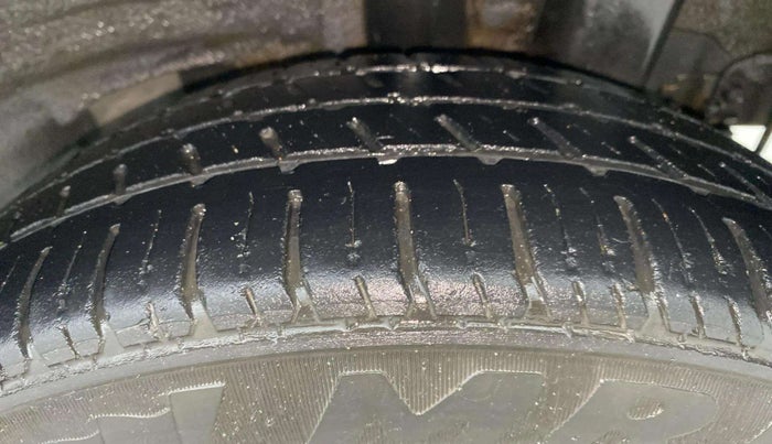 2017 Hyundai Grand i10 SPORTZ AT 1.2 KAPPA VTVT, Petrol, Automatic, 1,47,569 km, Left Rear Tyre Tread