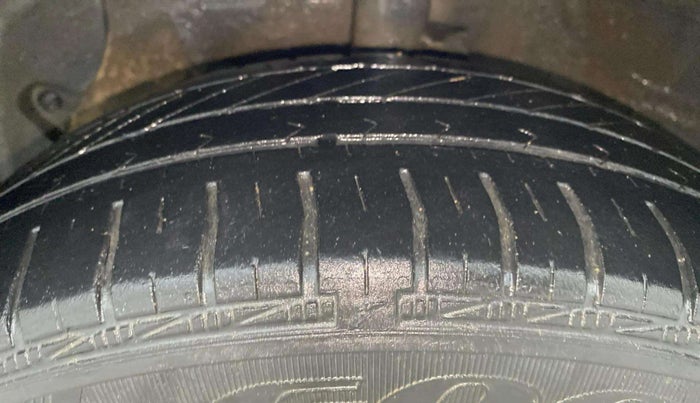 2017 Hyundai Grand i10 SPORTZ AT 1.2 KAPPA VTVT, Petrol, Automatic, 1,47,569 km, Left Front Tyre Tread