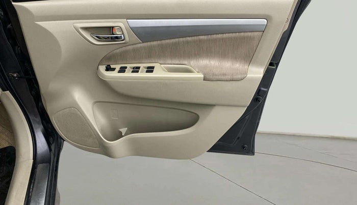 2014 Maruti Ertiga ZXI, Petrol, Manual, 76,539 km, Driver Side Door Panels Control