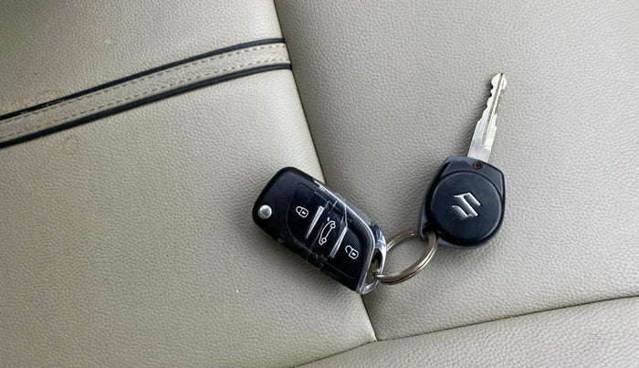 2014 Maruti Ertiga ZXI, Petrol, Manual, 76,539 km, Key Close Up