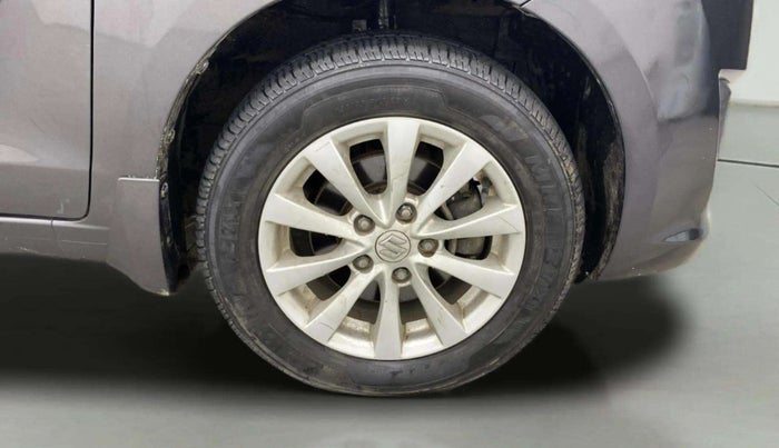 2014 Maruti Ertiga ZXI, Petrol, Manual, 76,539 km, Right Front Wheel