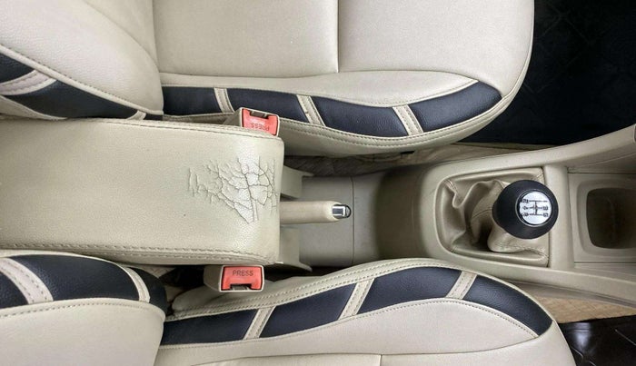 2014 Maruti Ertiga ZXI, Petrol, Manual, 76,539 km, Gear Lever