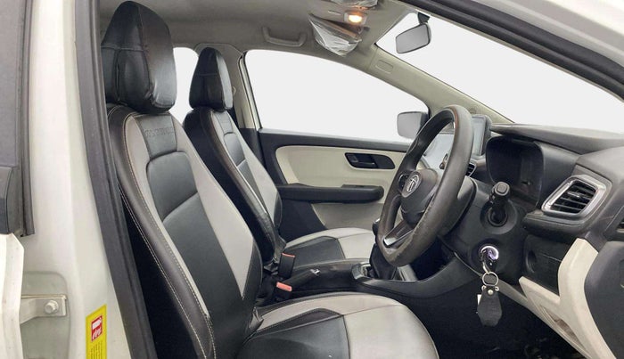 2023 Tata ALTROZ XM PLUS CNG, CNG, Manual, 24,911 km, Right Side Front Door Cabin