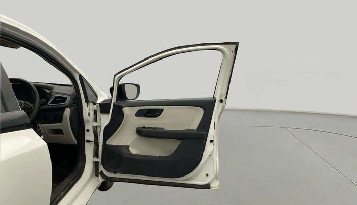 2023 Tata ALTROZ XM PLUS CNG, CNG, Manual, 24,911 km, RHS Front Door