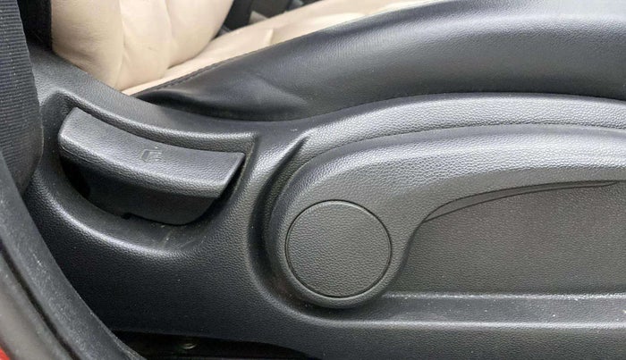 2019 Hyundai Elite i20 SPORTZ PLUS 1.2, Petrol, Manual, 24,817 km, Driver Side Adjustment Panel