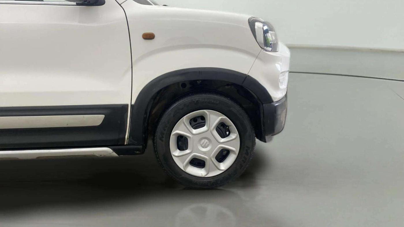 2021 Maruti S PRESSO VXI+, Petrol, Manual, 29,195 km, Right Front Wheel