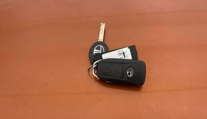 2023 Tata PUNCH ADVENTURE MT CNG , CNG, Manual, 40,179 km, Key Close Up